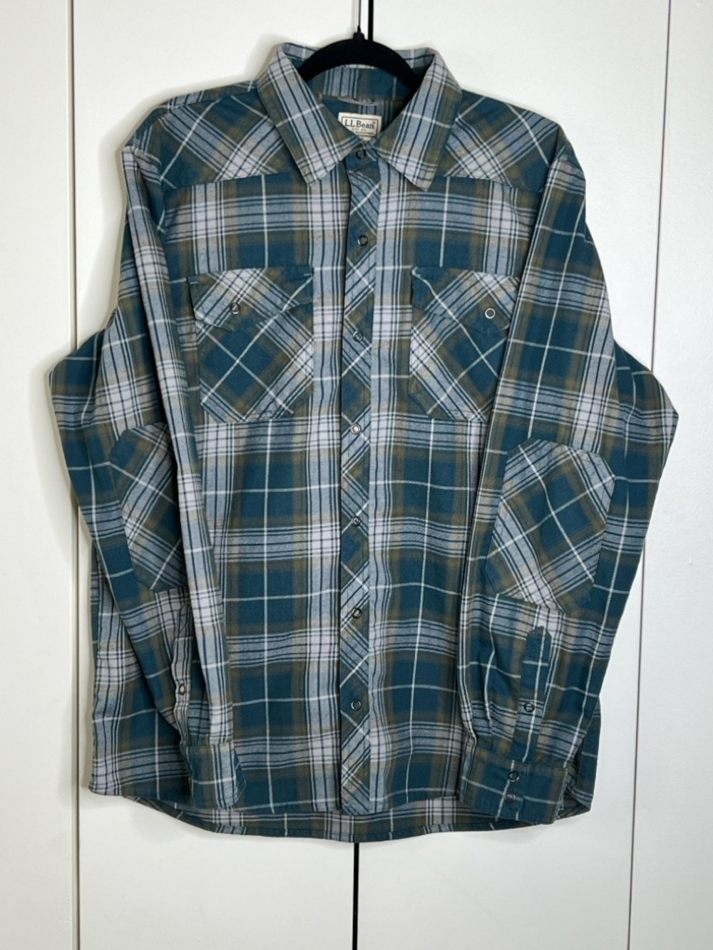 L.L. Bean Men’s Large Snap Up Long Sleeve Blue Green Flannel